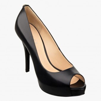 Black leather heels 7.5